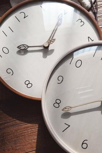 인테리어 벽시계 거실 디자인 원목시계 초정음 시계 원목 디자인