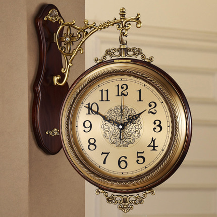 인테리어 인기 예쁜 벽시계 놋쇠 유럽식 벽시계 양면 시계 거실 패션 시계 아이디어 원목-503056