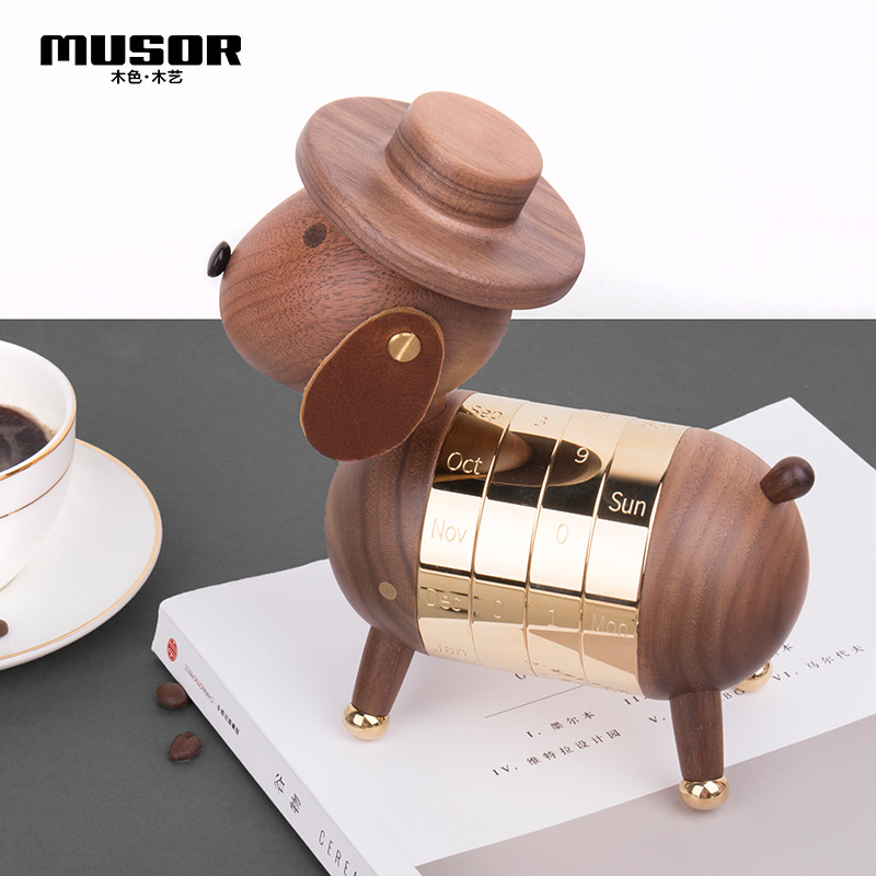 도베르만 테이블 침대사이드테이블 동물장식 MUSOR 원목 젠틀맨 캘린더 사무용 테이블-552520