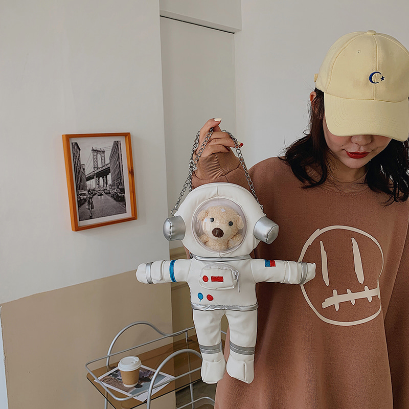 여성가방 보세 우주 곰 귀여운 PU 피규어 패션 뽀글이 캐주얼 크로스백-612465